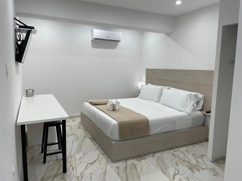 Arecibo Inn 2*,