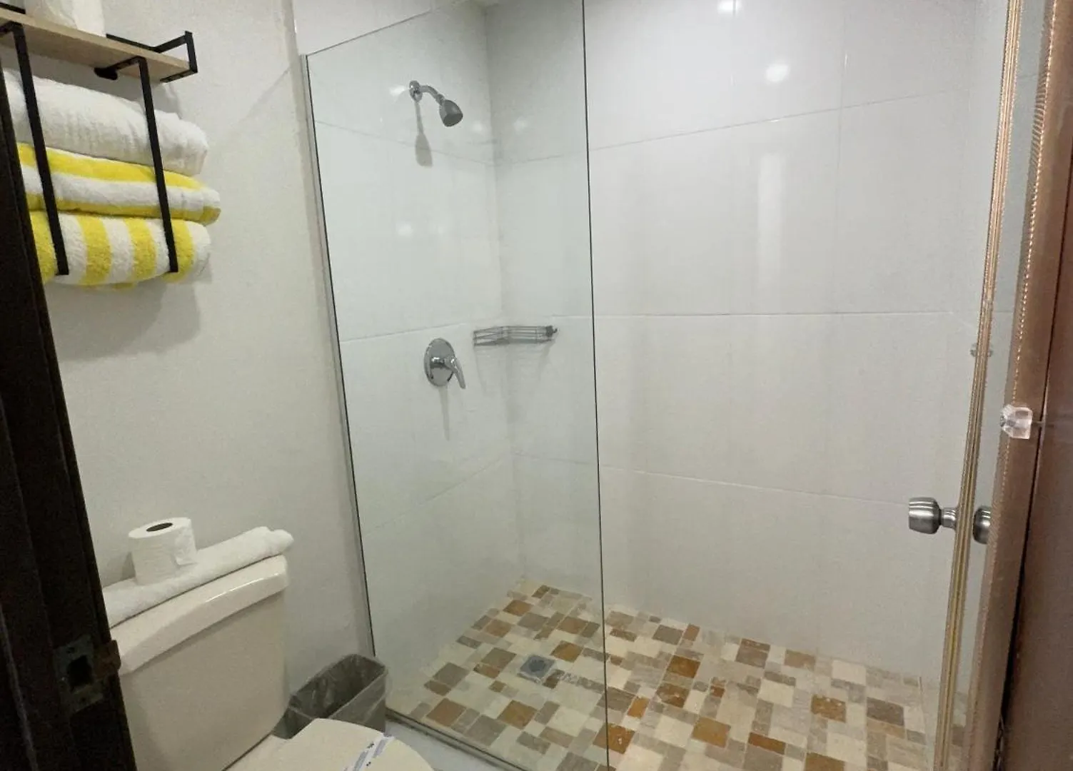 Arecibo Inn 2*,