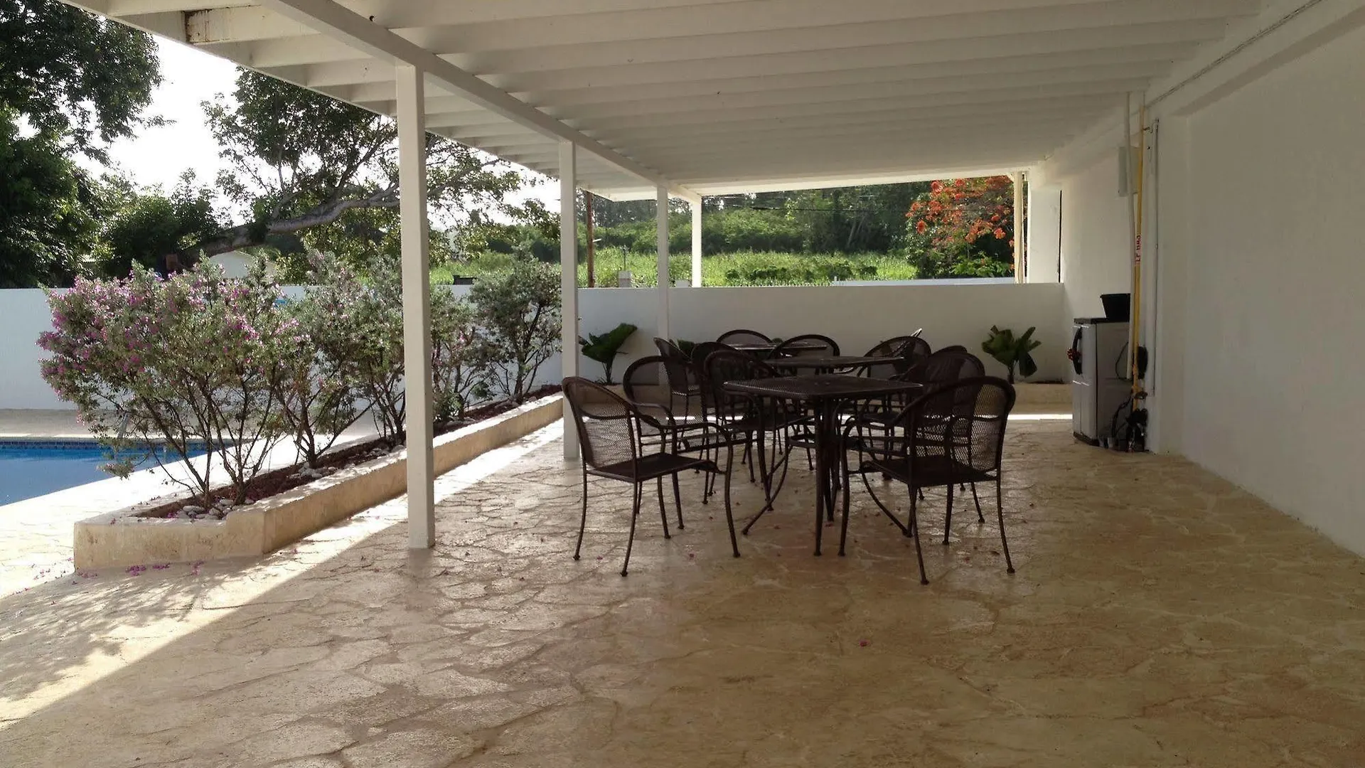 Arecibo Inn